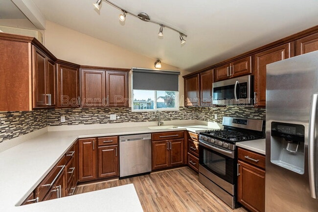 Building Photo - 3443 Lockwood Dr
