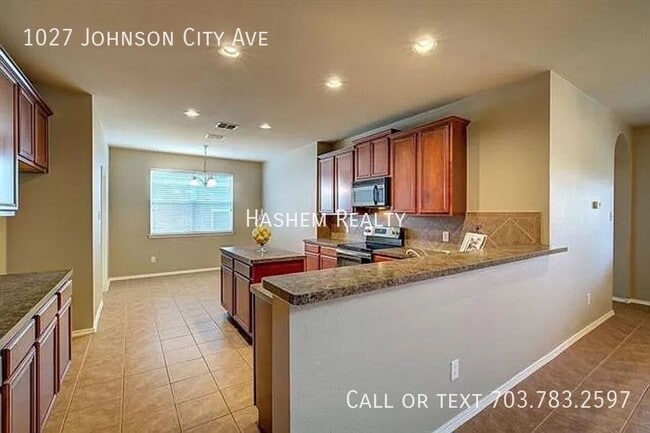 Building Photo - 1027 Johnson City Ave