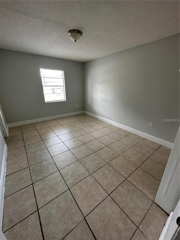 Building Photo - 1348 Fairway Dr