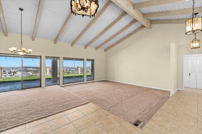 vaulted ceilings - 9 Club View Ln