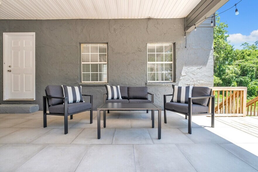 Building Photo - 908 Buena Vista Dr