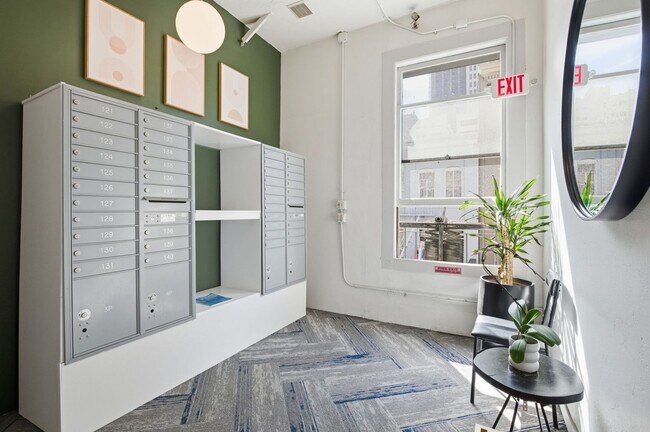 Building Photo - 706 Kearny-124