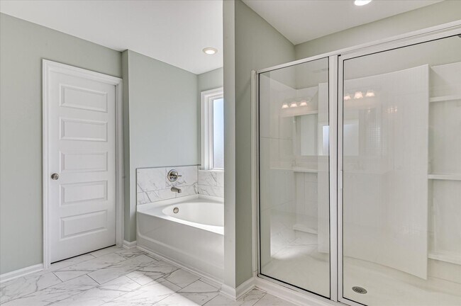 Building Photo - 705 Navan Ln