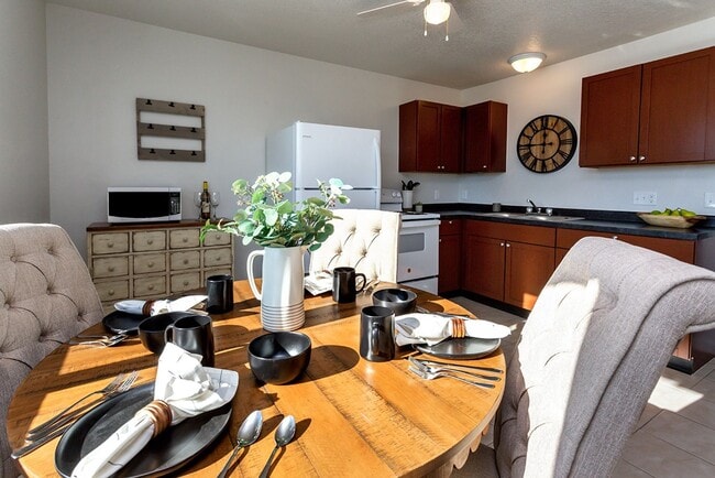 Building Photo - 3 Bedroom, Single-story Townhomes for rent...