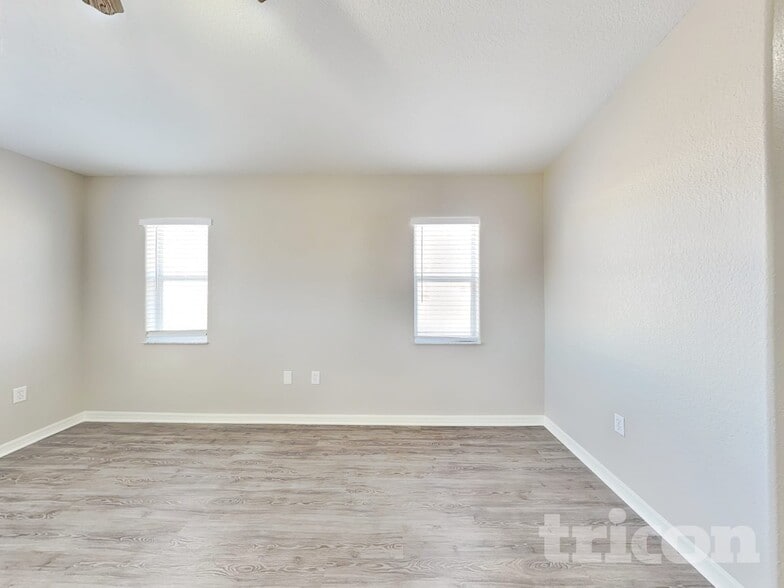 Building Photo - 2319 Estill Ave