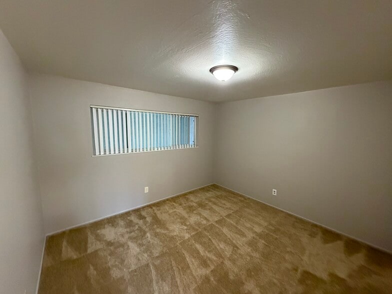 Building Photo - 2070 Latham St