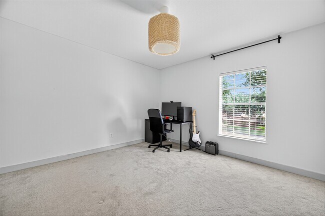 Building Photo - 22802 Pennyrile Ln