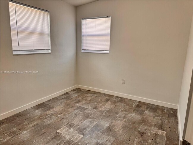 Building Photo - 3501 SW 41st St