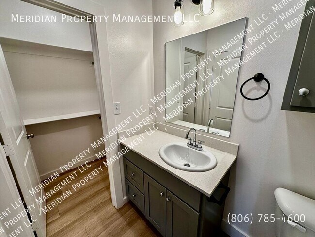 Building Photo - 5727 Kemper St