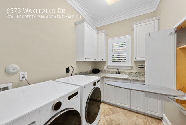 Building Photo - 6573 Wakefalls Dr