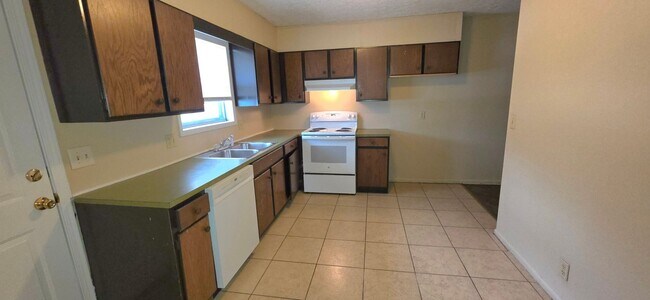 Building Photo - 305 E Downing St