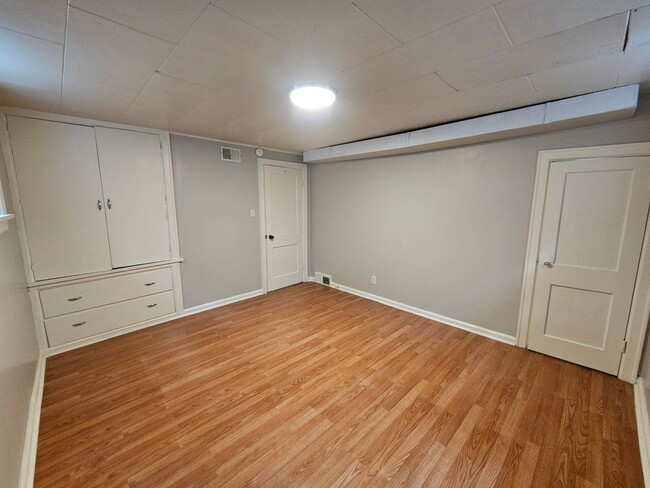 Building Photo - 303KENT