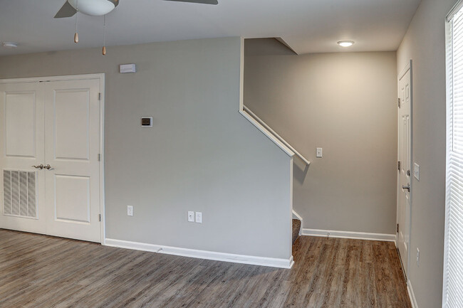 Living room - Emerald Gardens