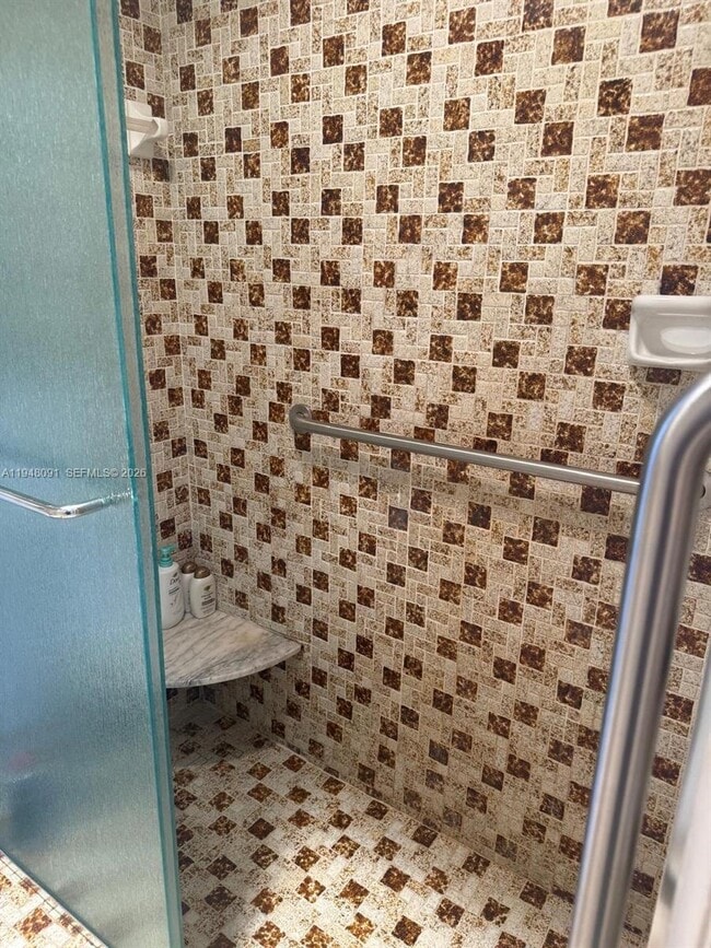 Building Photo - 412 Briarwood Cir