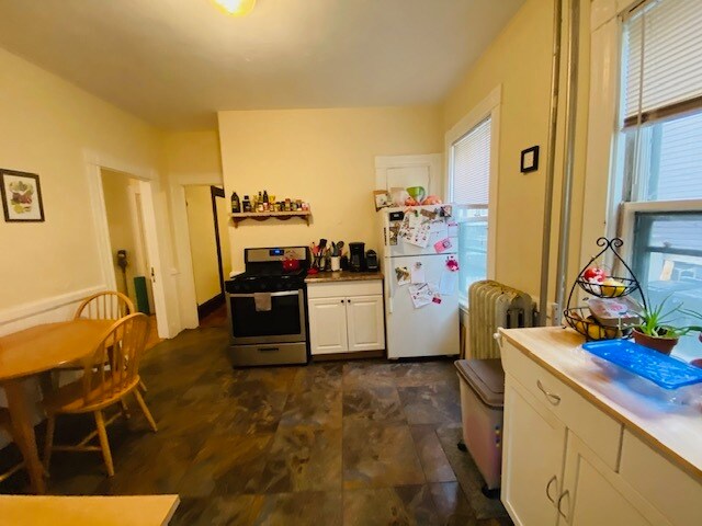 Building Photo - 33 Stone Ave