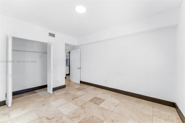 Building Photo - 541 NE 62nd St