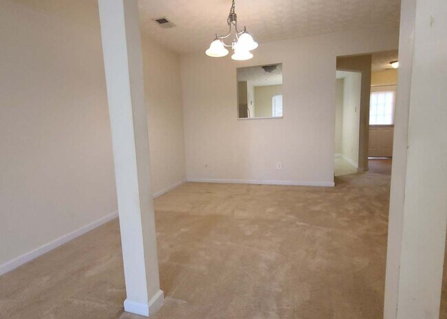 Building Photo - 2103 Grove Way