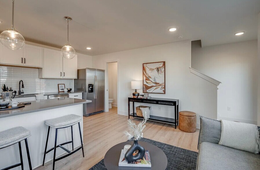 Kitchen/Livingroom - 102 Duke St