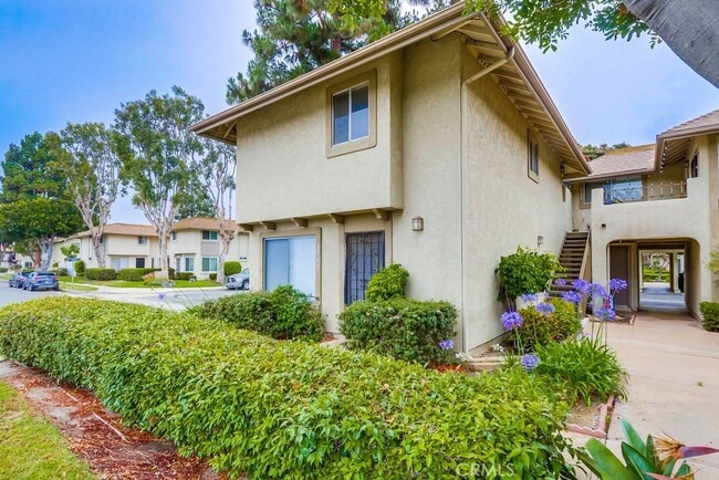 Building Photo - 9502 Pettswood Dr