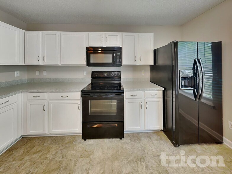 Building Photo - 1024 Crowders Woods Dr