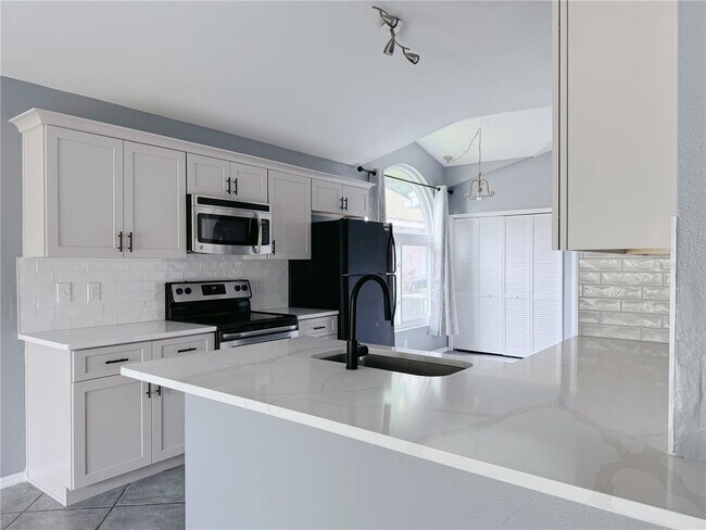Building Photo - 2815 Burwood Ave