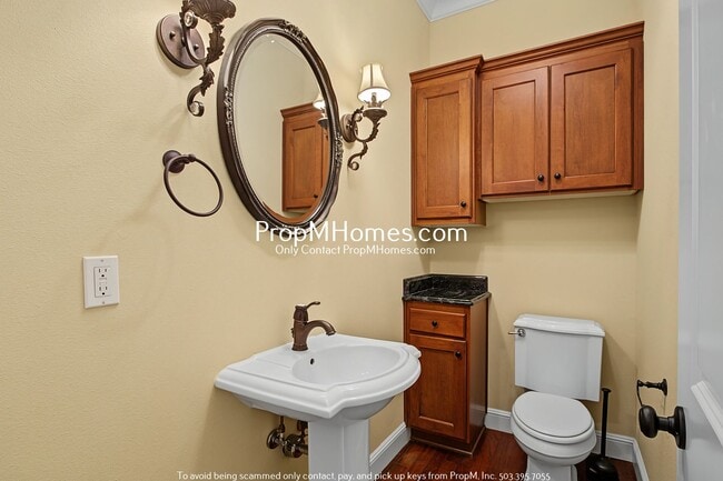 Building Photo - Beautiful Two Bedroom Townhouse In Humboldt - End Unit!