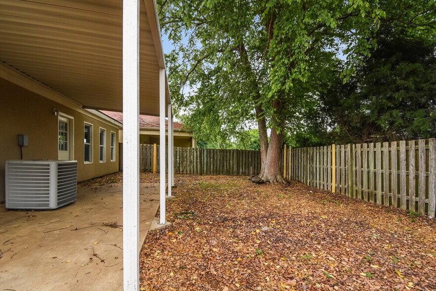 Building Photo - 7189 Atterbury Cir W