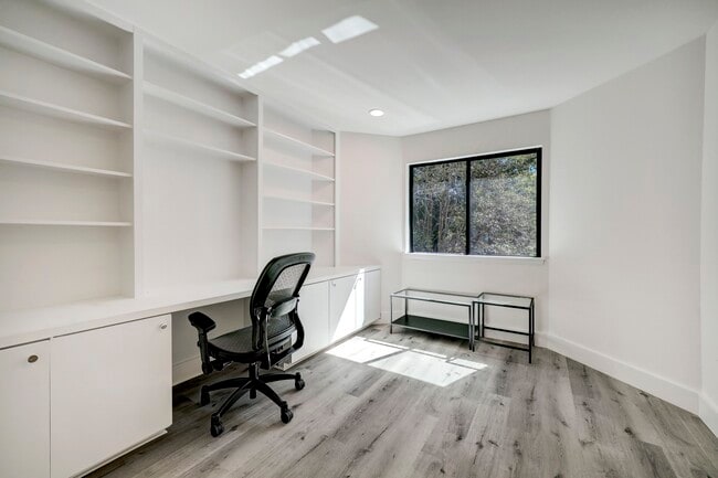 Building Photo - 12625 Memorial Dr