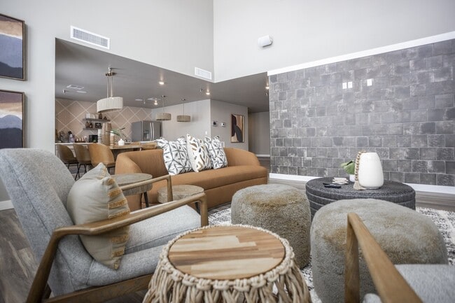 Building Photo - Sedona Flats