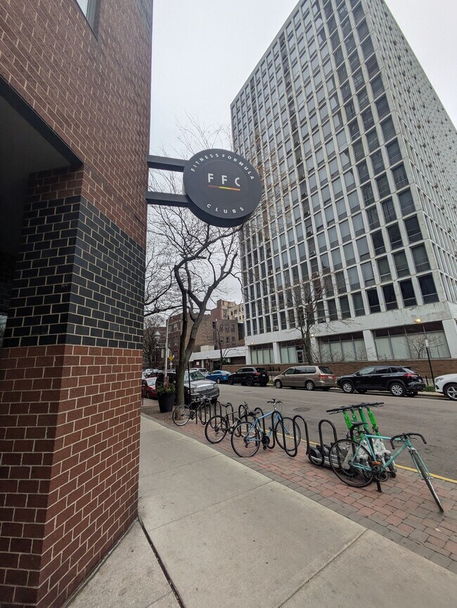 Building Photo - 3660 N Lake Shore Dr