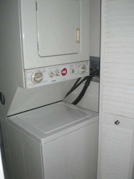 Building Photo - 1514 N Milwaukee Ave