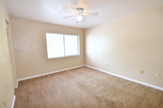 Building Photo - 2635 SW 35th Pl