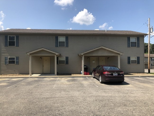 Exterior - 15130 Sprucevale Rd