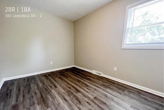 Building Photo - 160 Landings Dr