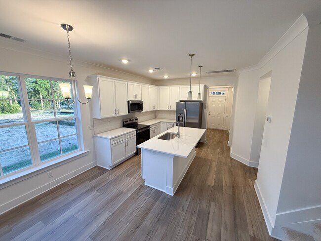 Building Photo - 1 Wildewood Park Dr