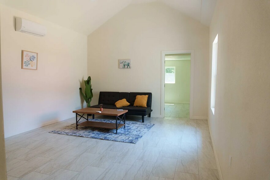 Building Photo - 172 Pixley Ave