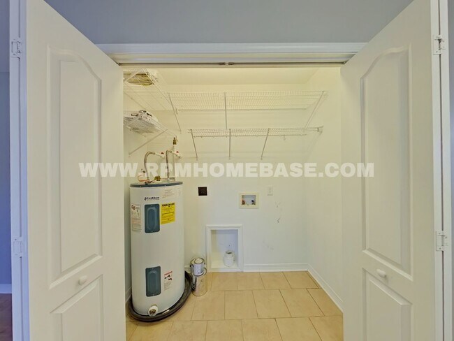 Building Photo - Charming 3-Bedroom Home on a Corner Lot with Spacious Yard – Pet Friendly!