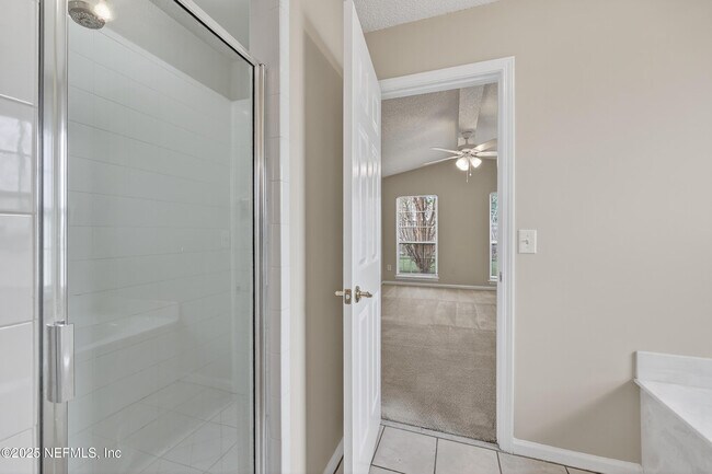Building Photo - 12799 Glade Springs Dr S