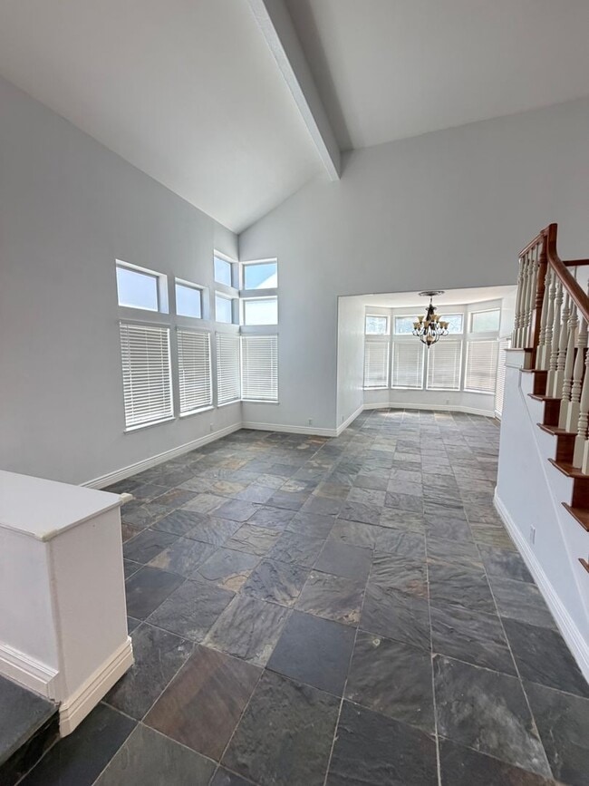 Building Photo - 608 Allegro Ct