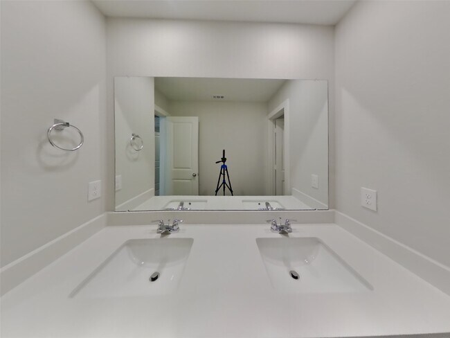 Building Photo - 22709 Terrazzo Dr