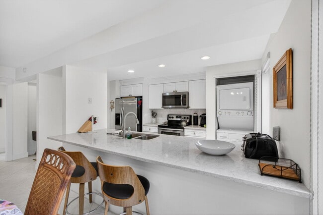 Building Photo - 611 Brackenwood Cove