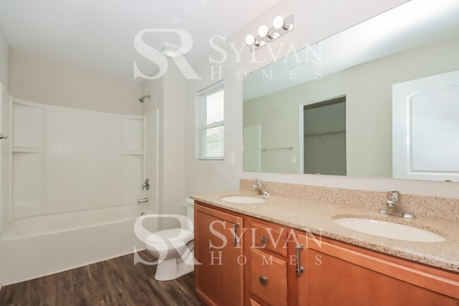 Building Photo - Prepare to fall in love with this 3 bedroom, 2.5 bathroom home