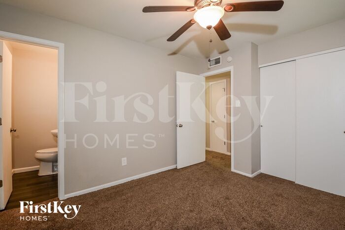 Building Photo - 212 Allen Dr
