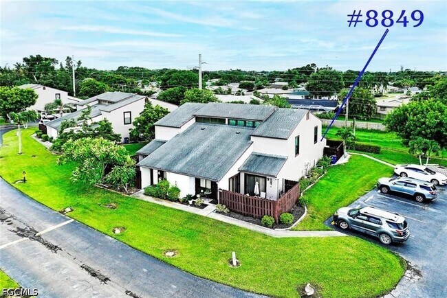 Building Photo - 8849 Somerset Blvd