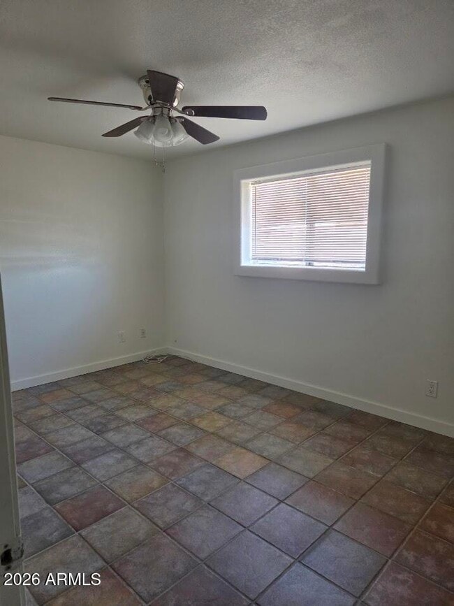 Building Photo - 35 E Fairmont Dr