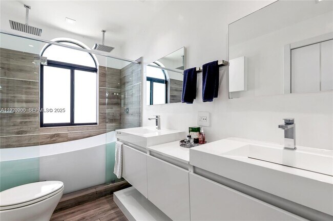 Building Photo - 1150 98th St