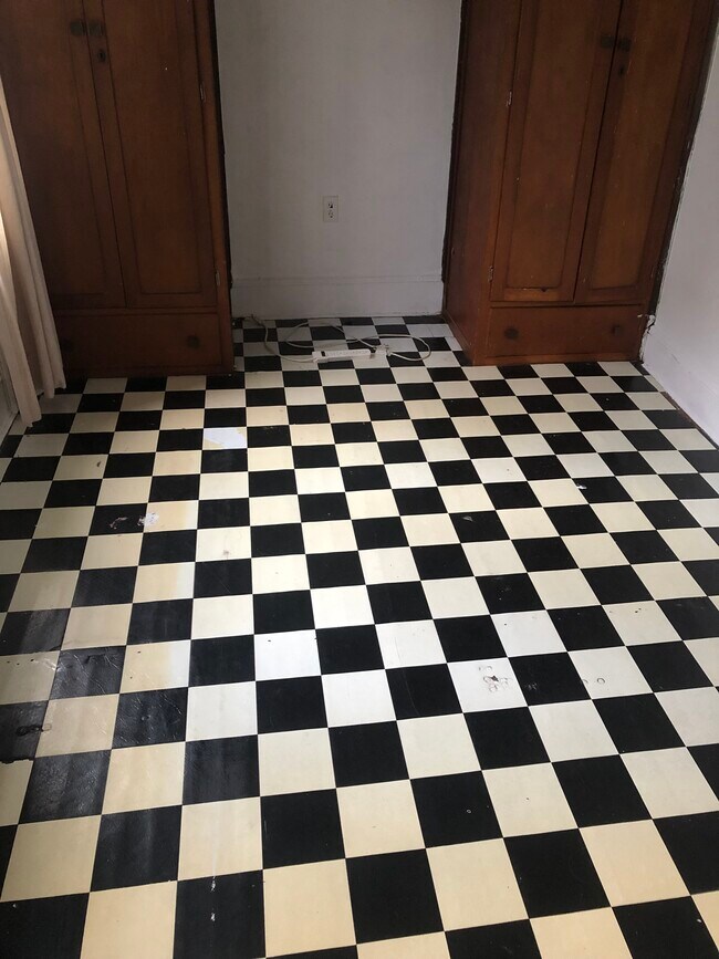 Building Photo - 790 Grand St