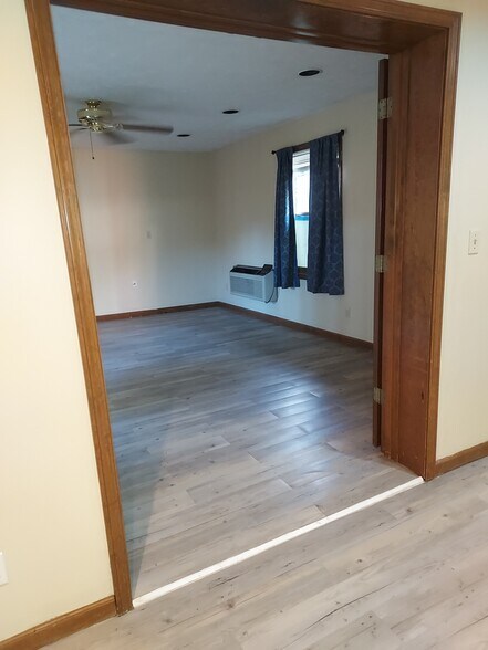 Building Photo - 6817 Holly Lake Dr