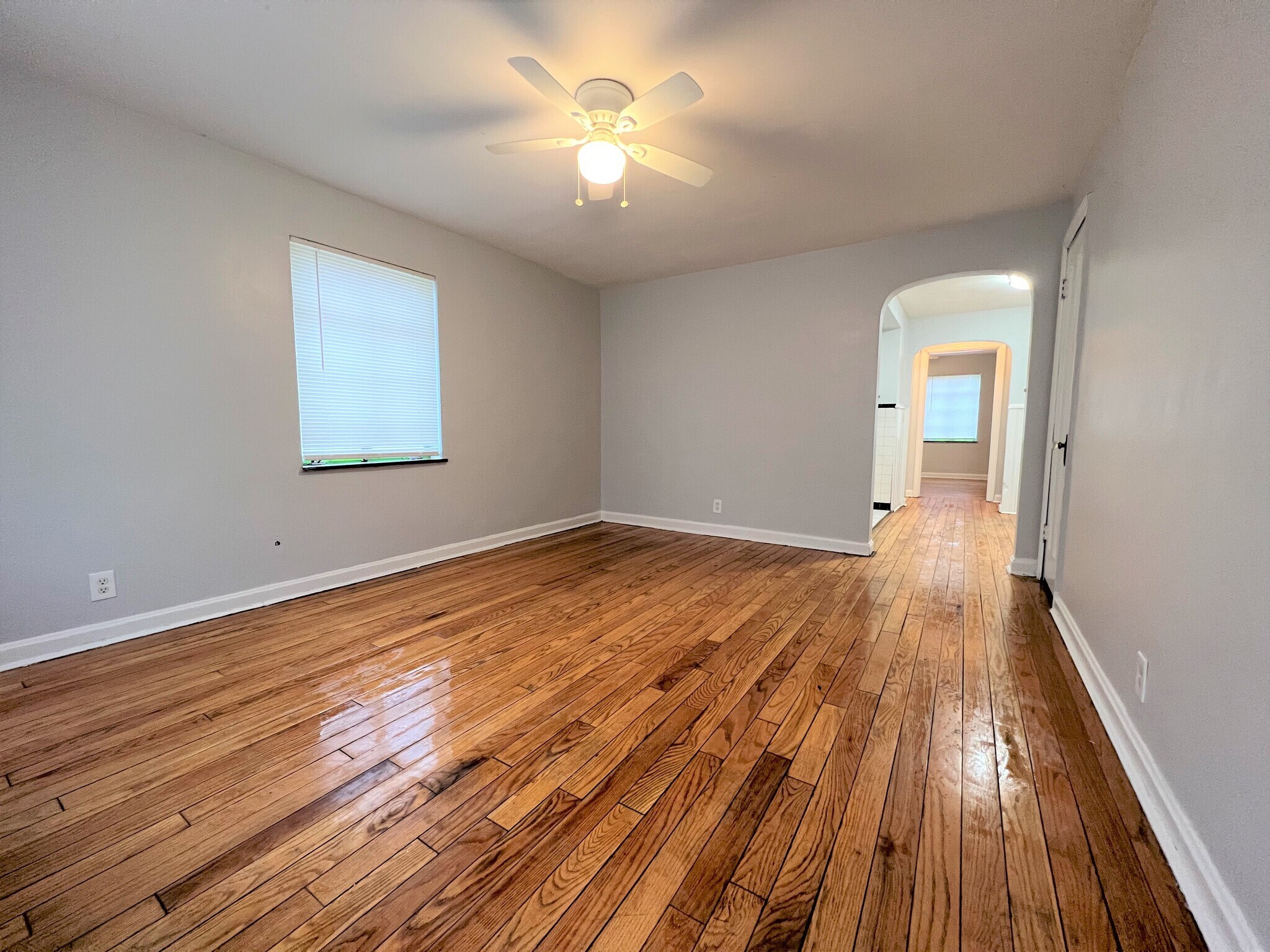Living room - 1623 Summit Rd