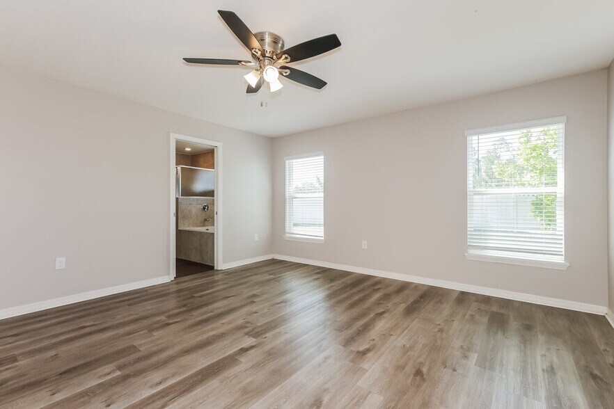 Building Photo - 6784 Hanworth Ln